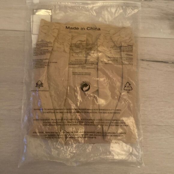 JOSHINE Womens Shaping Strap‎ Control Shorts Tan NWT in packaging - Picture 5 of 10